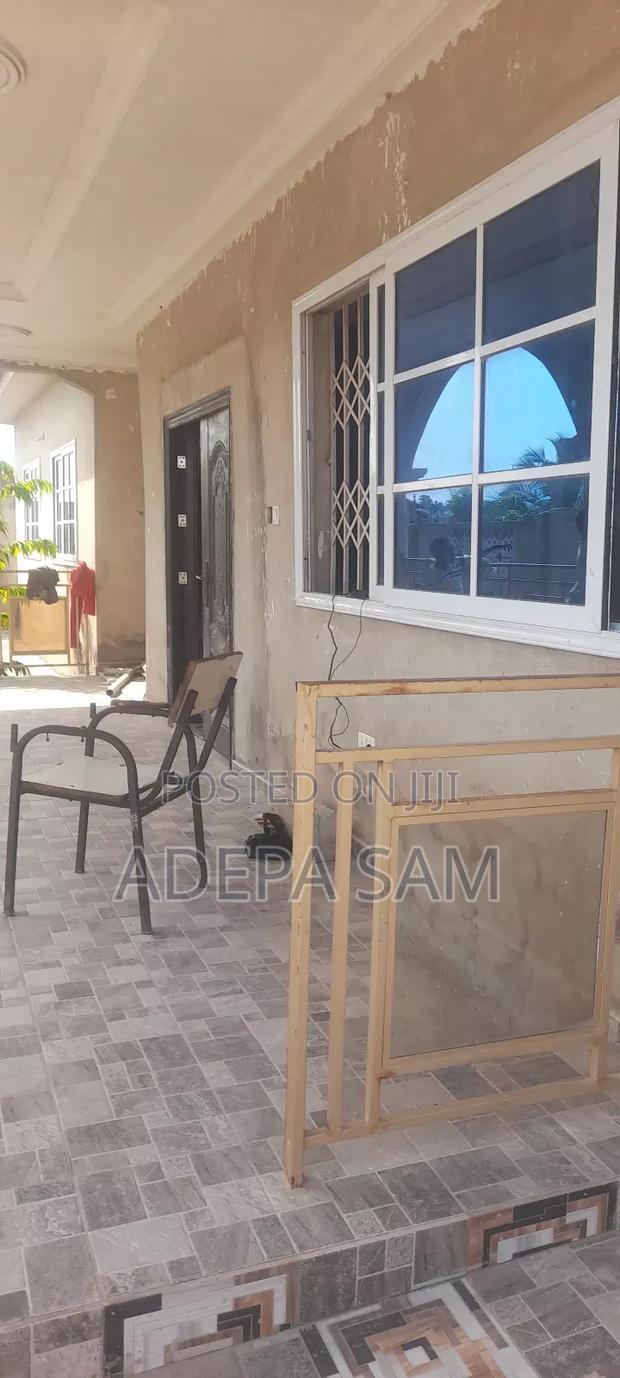 5bdrm House in Adepa Glory Estate, Kasoa for rent · Photo 2