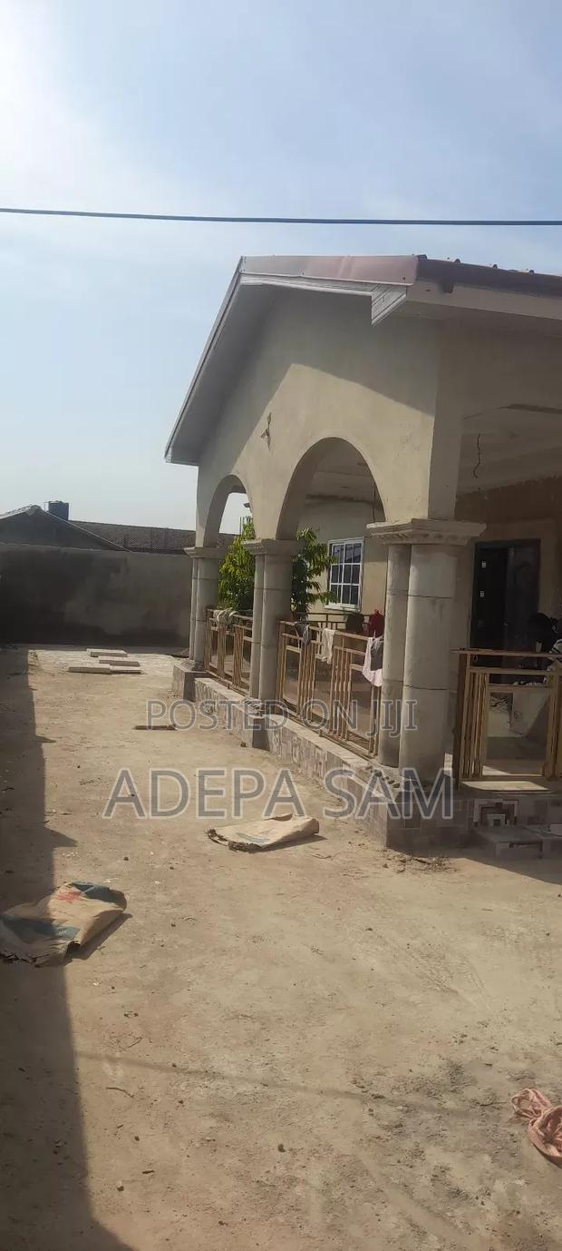 5bdrm House in Adepa Glory Estate, Kasoa for rent · Photo 4