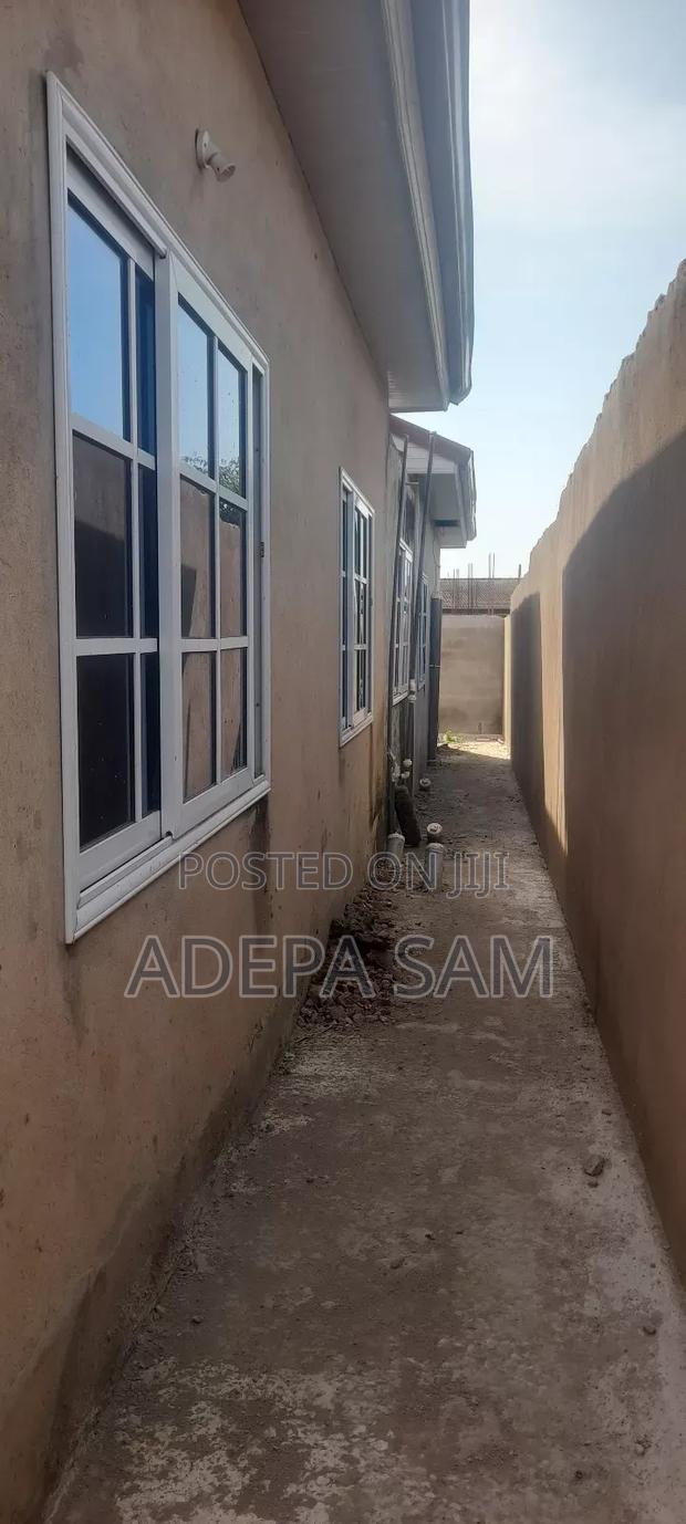 5bdrm House in Adepa Glory Estate, Kasoa for rent · Photo 5