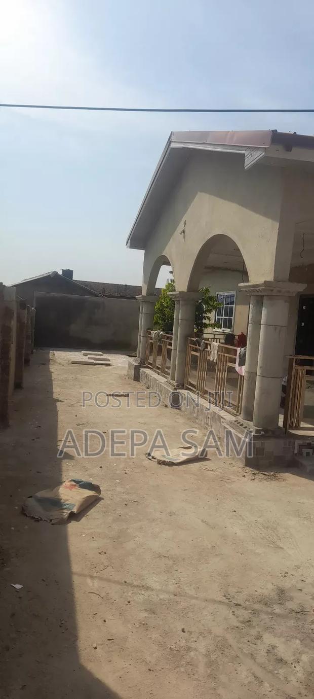 5bdrm House in Adepa Glory Estate, Kasoa for rent · Photo 6