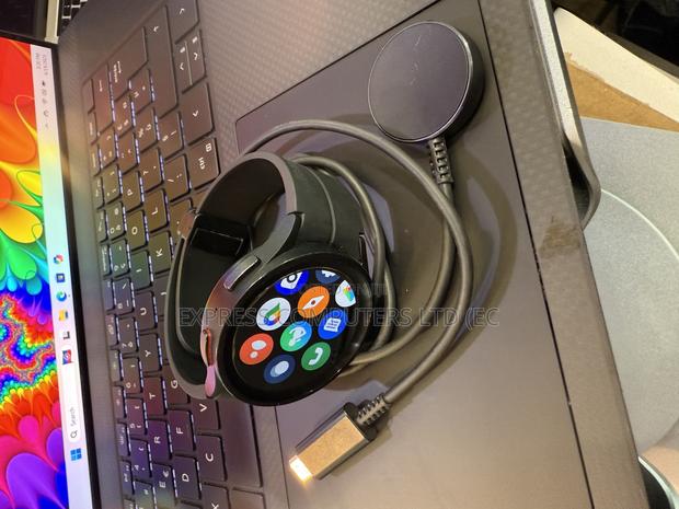 Samsung Galaxy Watch 5 Pro 45mm Smartwatch GPS Heart Rate · Photo 2