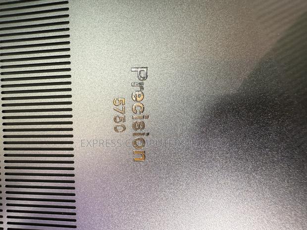 Laptop Dell Precision 5680 32GB Intel Core I9 SSD 1T · Photo 3
