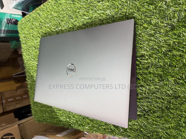 Laptop Dell Precision 5680 32GB Intel Core I9 SSD 1T · Photo 2