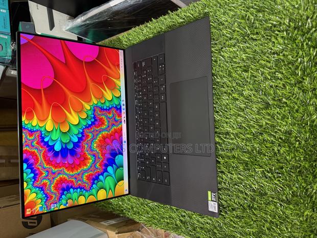 Laptop Dell Precision 5680 32GB Intel Core I9 SSD 1T · Photo 1