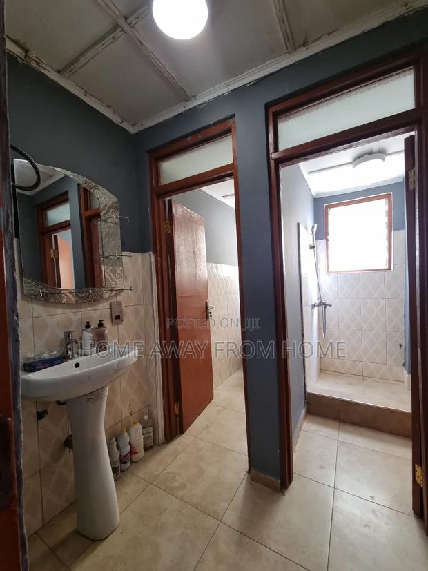 Furnished 2bedroom Flat Near Knust · Photo 4