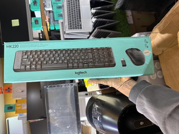 Logitech Mk220 Wireless Keyboard and Mouse Combo Original From Uk · Photo 6