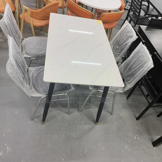 Cz - Lc2 Whitish Heavy Marble With Metallic Frame 4 Seater Dining Set · Photo 1