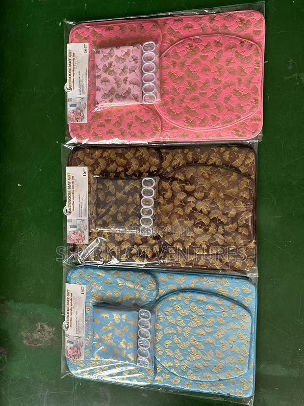 Bathroom Mat Set · Photo 3