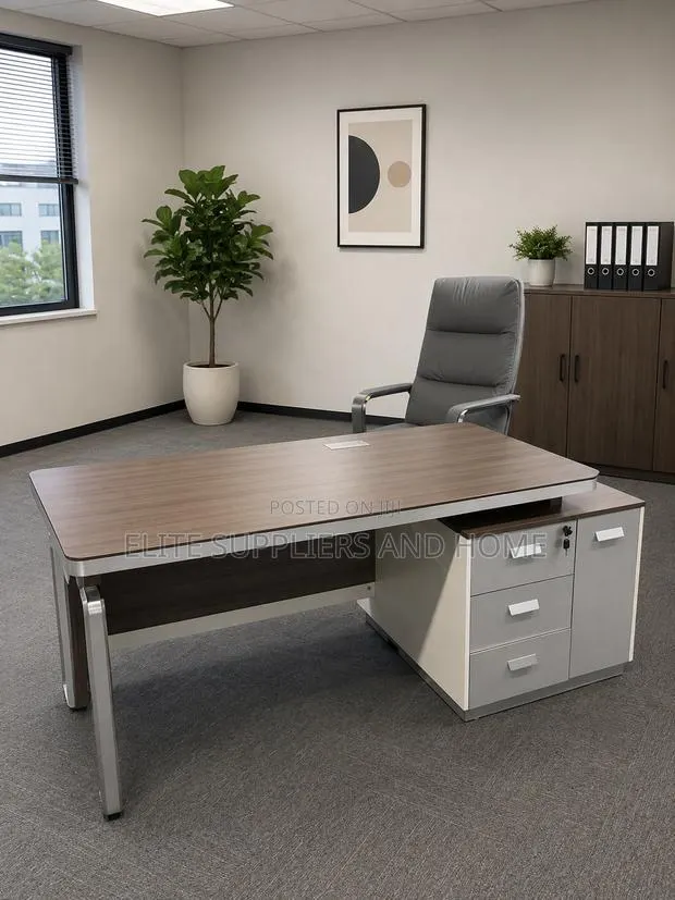 Office Desk · Photo 1