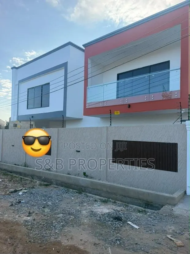 4bdrm Duplex in Kwabenya for sale · Photo 1