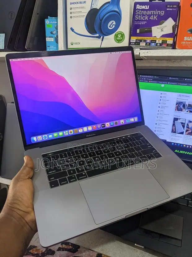 Laptop Apple MacBook Pro 2016 16GB Intel Core i7 SSD 256GB · Photo 1