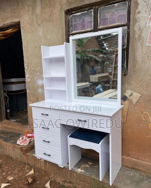 Dressing Mirror With Drawers · Photo 1