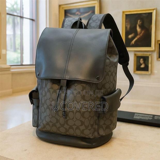 High Quality Vintage Leather Backpacks · Photo 1