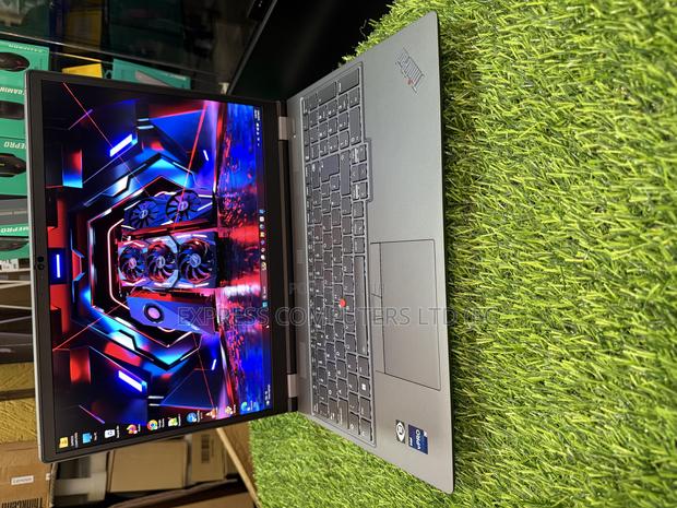 Laptop Lenovo Thinkpad P15s 32GB Intel Core I9 SSHD (Hybrid) 1T · Photo 4