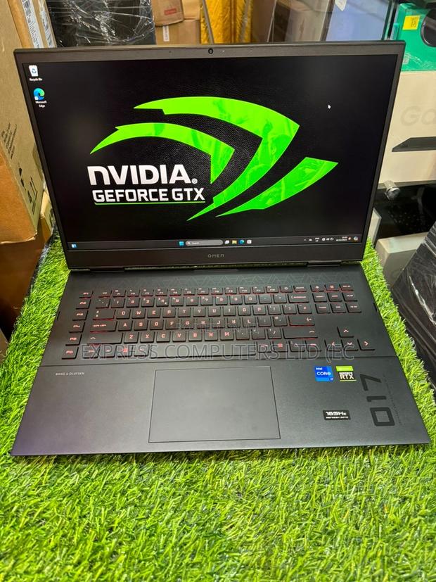 Laptop HP Omen 17 32GB Intel Core I7 SSHD (Hybrid) 1T · Photo 1