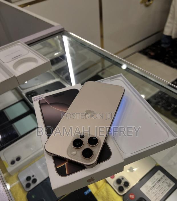 Apple iPhone 16 Pro Max 256 GB Gold · Photo 2