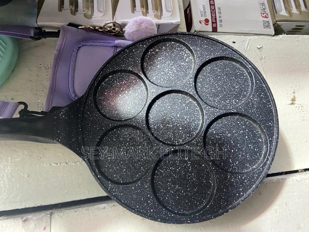 7 Holes Non Stick Pancake Frying Pan · Photo 2