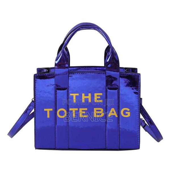 Classoc Tote Bag · Photo 1