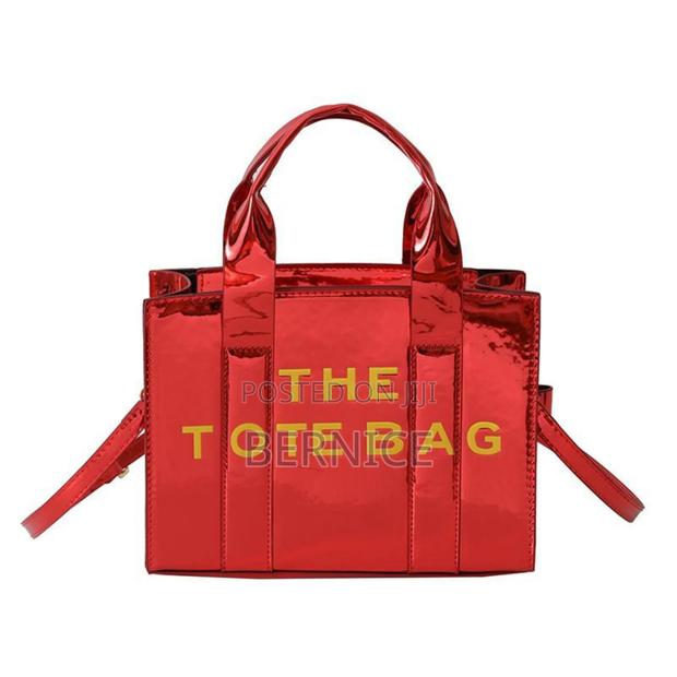 Classoc Tote Bag · Photo 2
