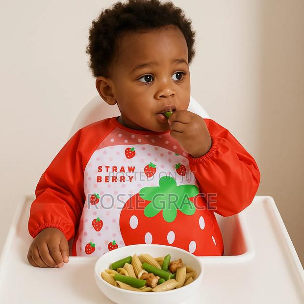 Feeding/Painting Bib · Photo 1