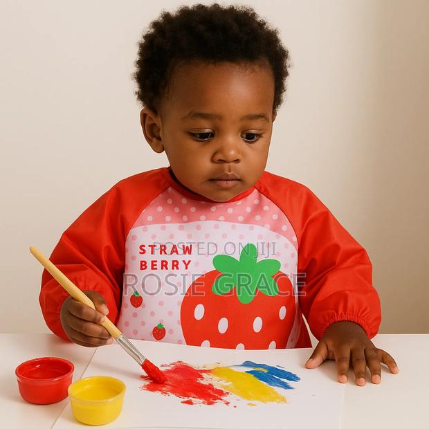 Feeding/Painting Bib · Photo 2