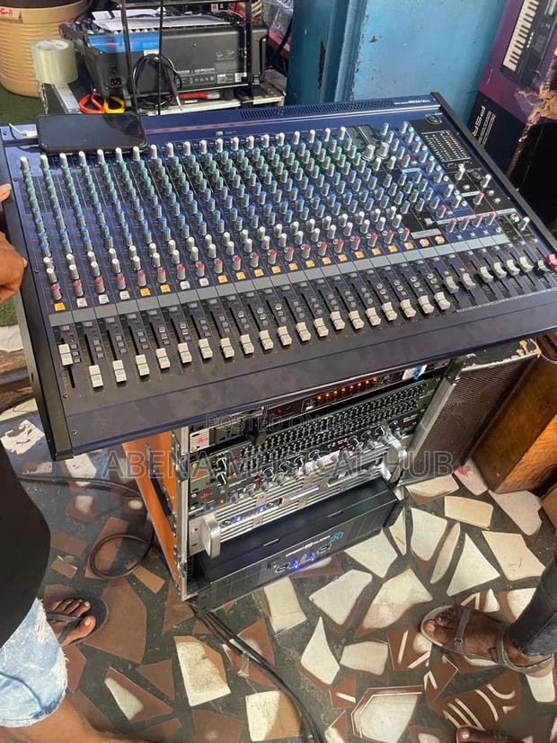 Yamaha Mg 24 Raw Mixer · Photo 1