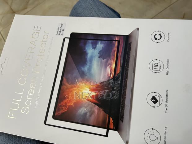 Macbook Screen Protectors · Photo 1