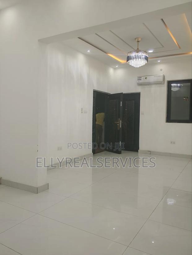 2bdrm Apartment in Ellyrealservices, Adenta for rent