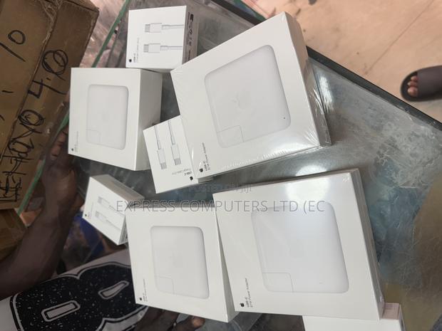 Mac Book Pro Charger -87 Watts Usb C Fast Charger Original Brand New · Photo 2