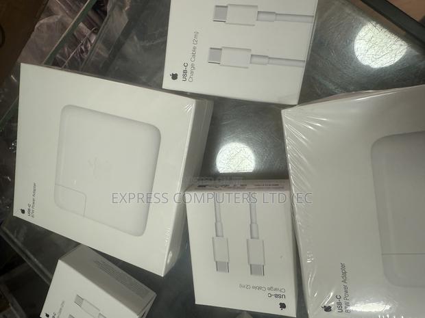 Mac Book Pro Charger -87 Watts Usb C Fast Charger Original Brand New · Photo 4