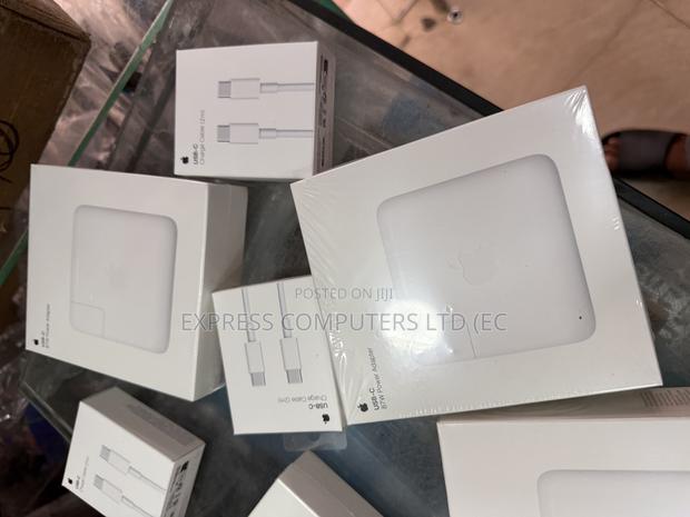 Mac Book Pro Charger -87 Watts Usb C Fast Charger Original Brand New · Photo 3