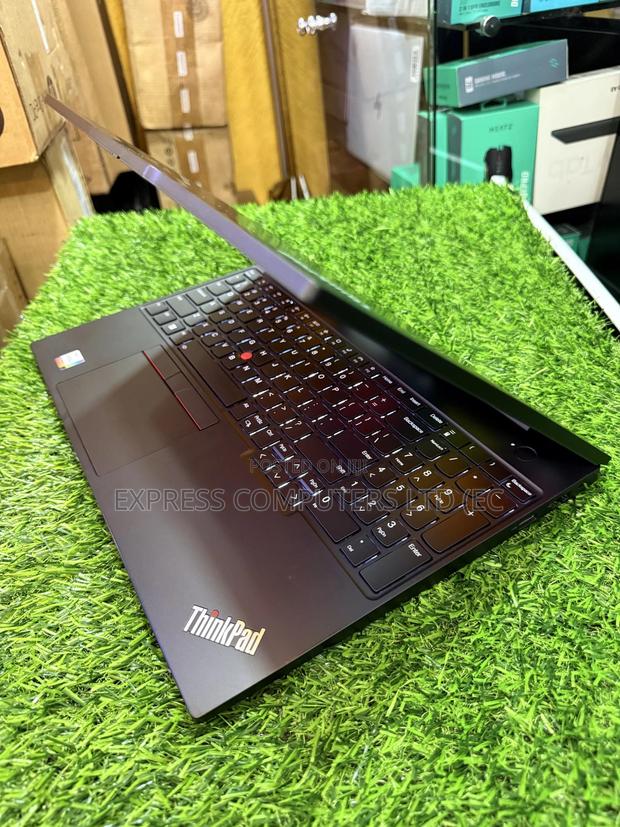 Laptop Lenovo ThinkPad E16 G1 16GB Intel Core i7 SSD 512GB · Photo 3