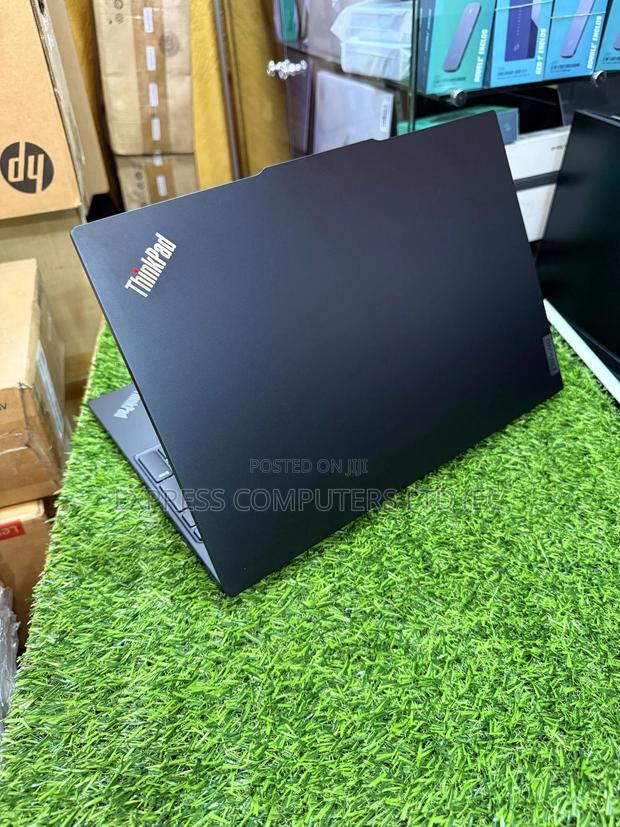 Laptop Lenovo ThinkPad E16 G1 16GB Intel Core i7 SSD 512GB · Photo 2