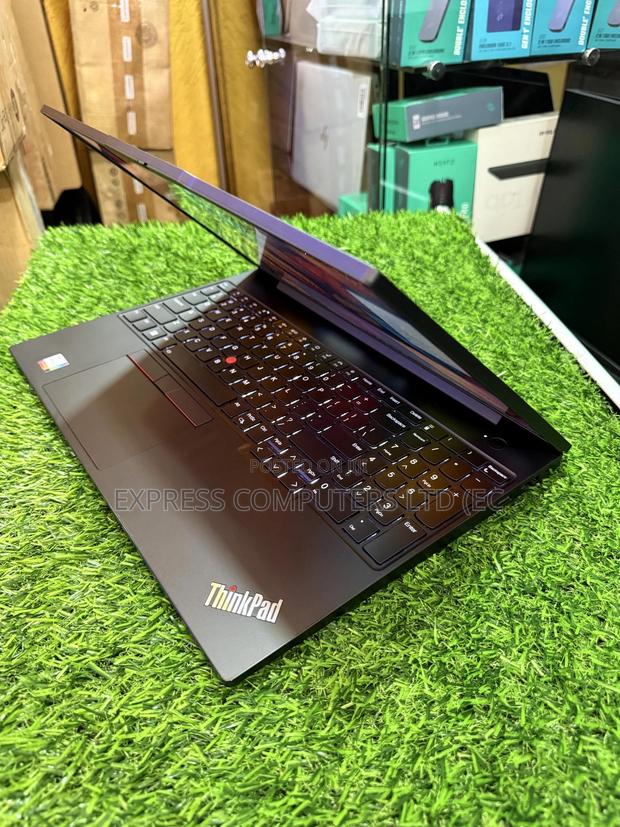 Laptop Lenovo ThinkPad E16 G1 16GB Intel Core i7 SSD 512GB · Photo 5