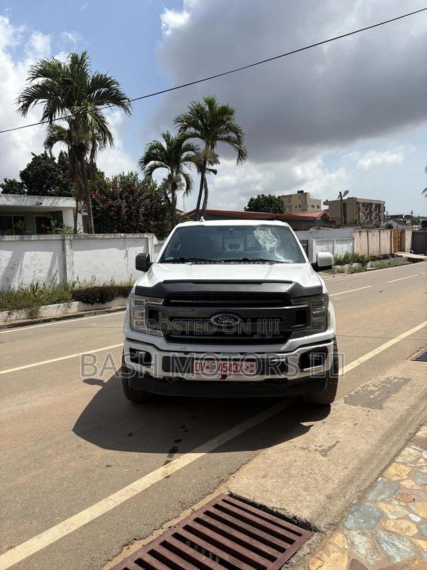 Ford F-150 2019 White · Photo 2