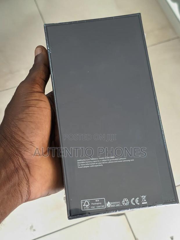 New Samsung Galaxy S21+ 5G 128 GB Black · Photo 3