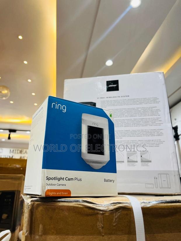 Super Ring Spotlight Cam Plus | Outdoor Home Security Camera · Photo 1