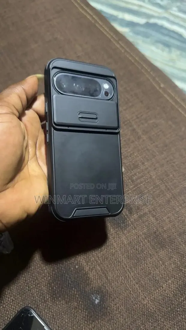 Google Pixel 9 Pro 128 GB Graphite · Photo 1