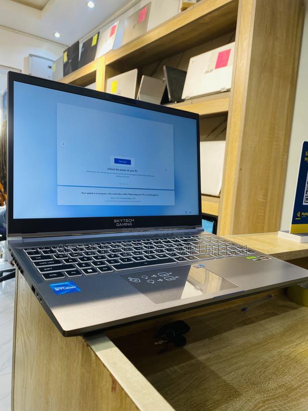 New Laptop 3XS 16GB AMD Ryzen 7 SSD 1T · Photo 1