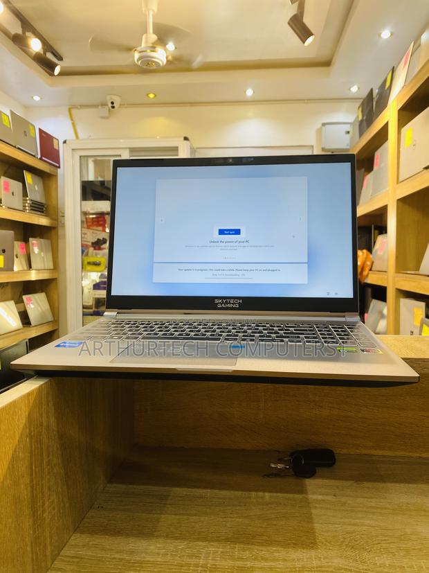 New Laptop 3XS 16GB AMD Ryzen 7 SSD 1T · Photo 2