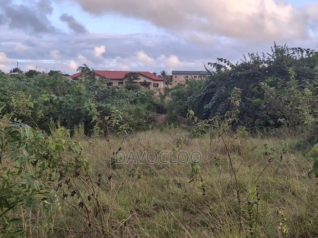 Develop Community in Akotsi · Photo 6