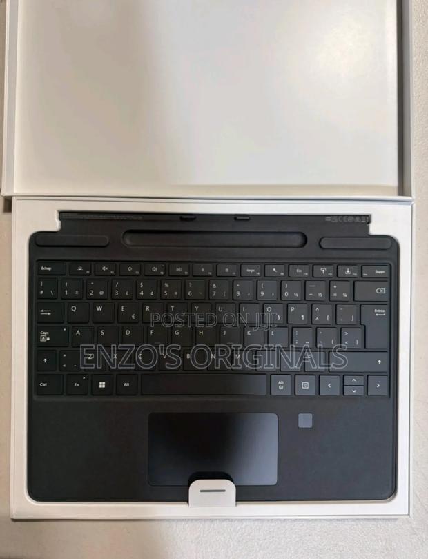 Microsoft Surface Pro 8, 9 , X & 11 Keyboard With Fingerprint Scanner · Photo 3