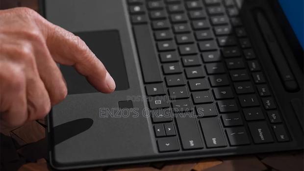 Microsoft Surface Pro 8, 9 , X & 11 Keyboard With Fingerprint Scanner · Photo 5