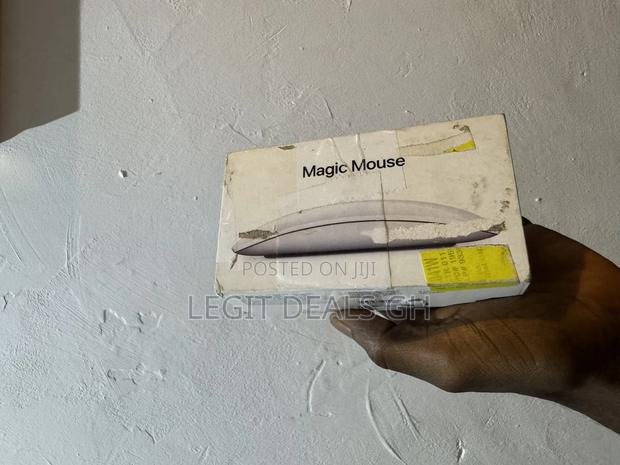 Apple Mouse 2 · Photo 2