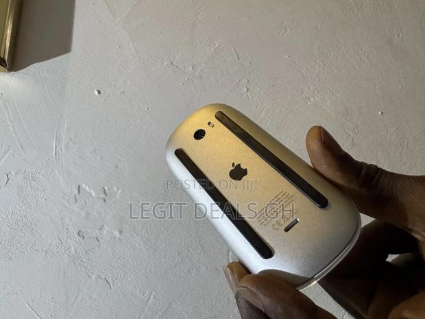Apple Mouse 2 · Photo 1