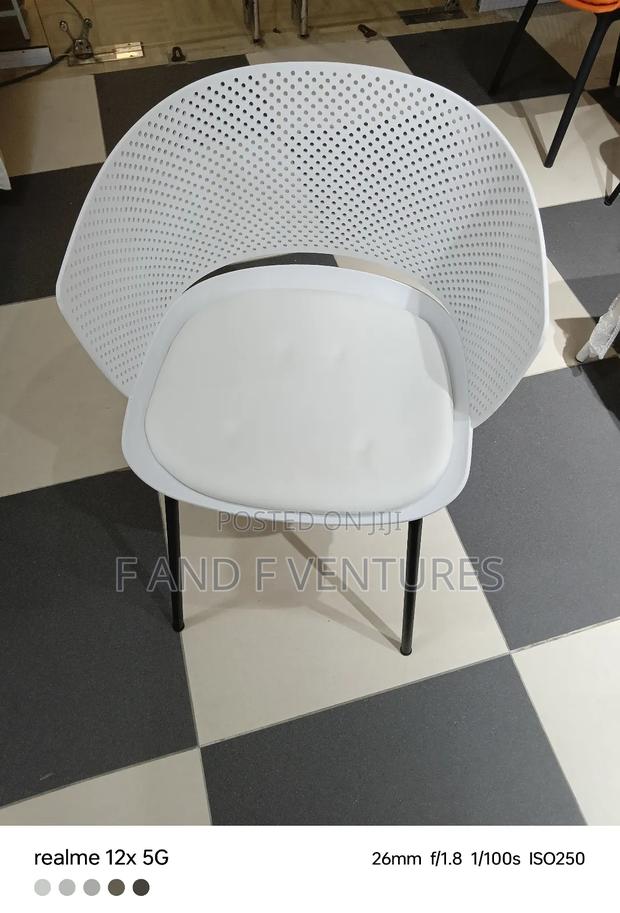Arms Chairs · Photo 2