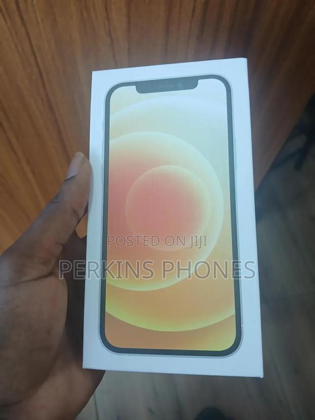 New Apple iPhone 12 64 GB White · Photo 1