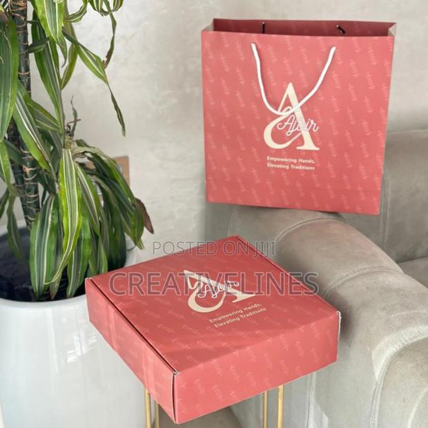 Reddish Box and Bag Branding · Photo 1