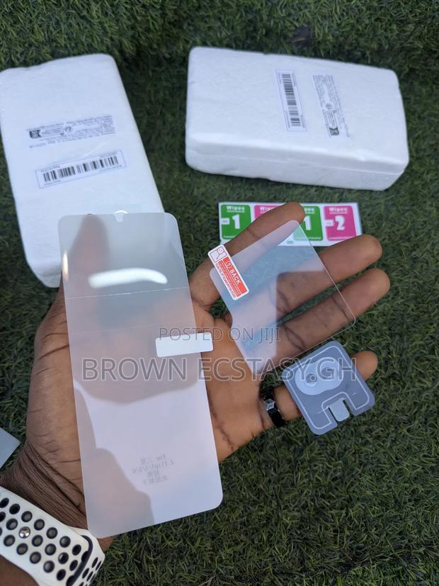 3 in 1 Screen Protector for Flip 5/6/7/8 · Photo 4