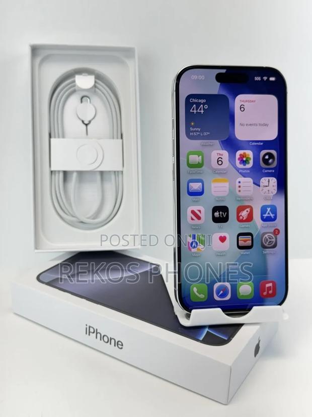 New Apple iPhone 16 Pro 128 GB Silver · Photo 1
